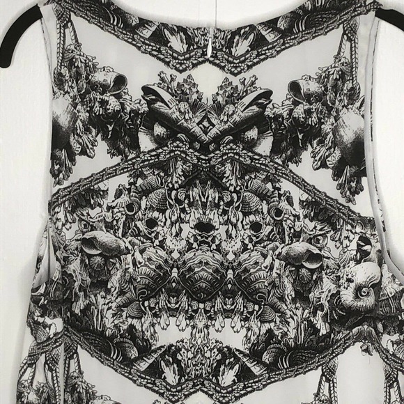 NWT Finders Keepers Revolve Womens Here Comes the Sun Dress Size XS Shell Print - Picture 8 of 11